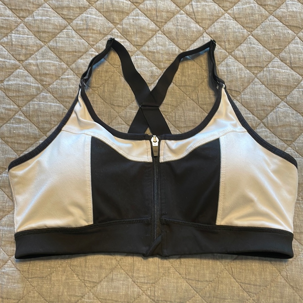 DSG Zip front sports bra
